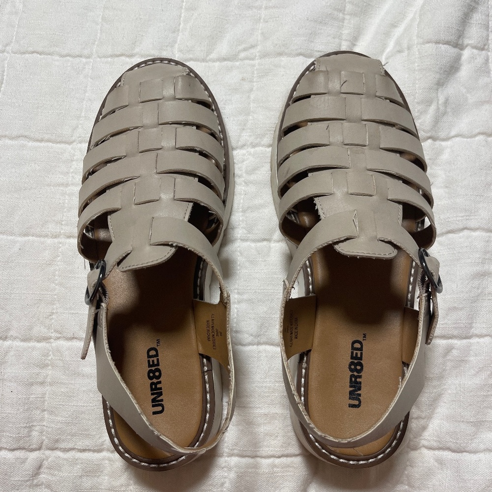 Women’s grey/tan sandals